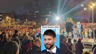 1500 vzteklých členů politických neziskovek za podpory Šimečky vřískalo proti Ficovi