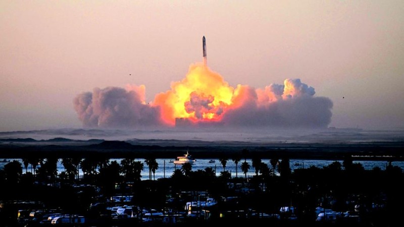 Megaraketa SpaceX má další výbuch ve druhém testovacím letu: a název neplánovaná demontáž...